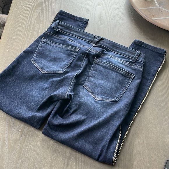 Wit & Wisdom Ankle Jeans 4 petite- dark wash with gold pin stripes down sides - Picture 5 of 9